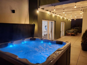Apartament Penthouse cu Jacuzzi langa mall Coresi Brasov